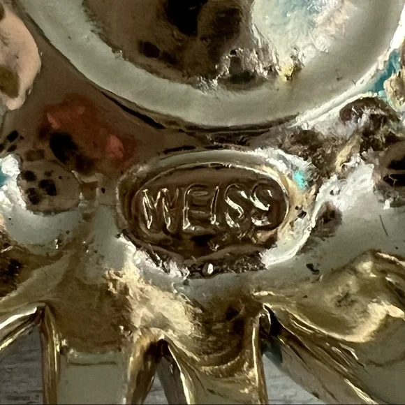 Weiss Vintage Light Blue Enamel AB Rhinestone 1940s Brooch and Earrings Set - Picture 6 of 16